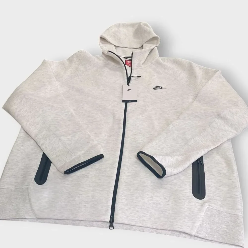 Nike sportswear tech